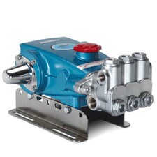 CAT Pumps 310 Model Plunger Pump – A high-performance, 4 GPM, 2200 PSI pump operating at 950 RPM, ideal for car wash and industrial pressure washing applications.